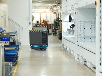 Creșterea productivității cu 15% prin automatizarea cu roboți mobili
