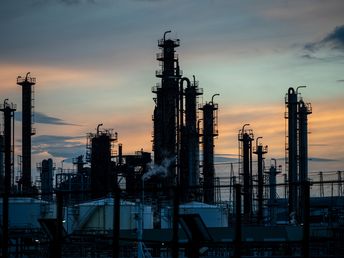 Industria del Petróleo: características del sector y el uso de cobots en aplicaciones industriales