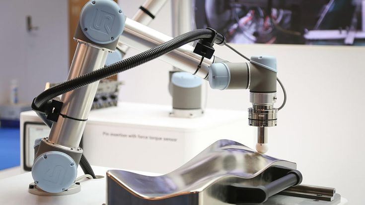 UR+ 제품 ATI’S F/T SENSOR 의 정밀한 움직임