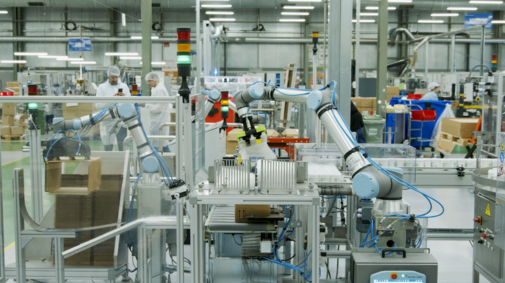 Los cobots de Universal Robots transforman las operaciones de final de línea de Revlon | Universal Robots