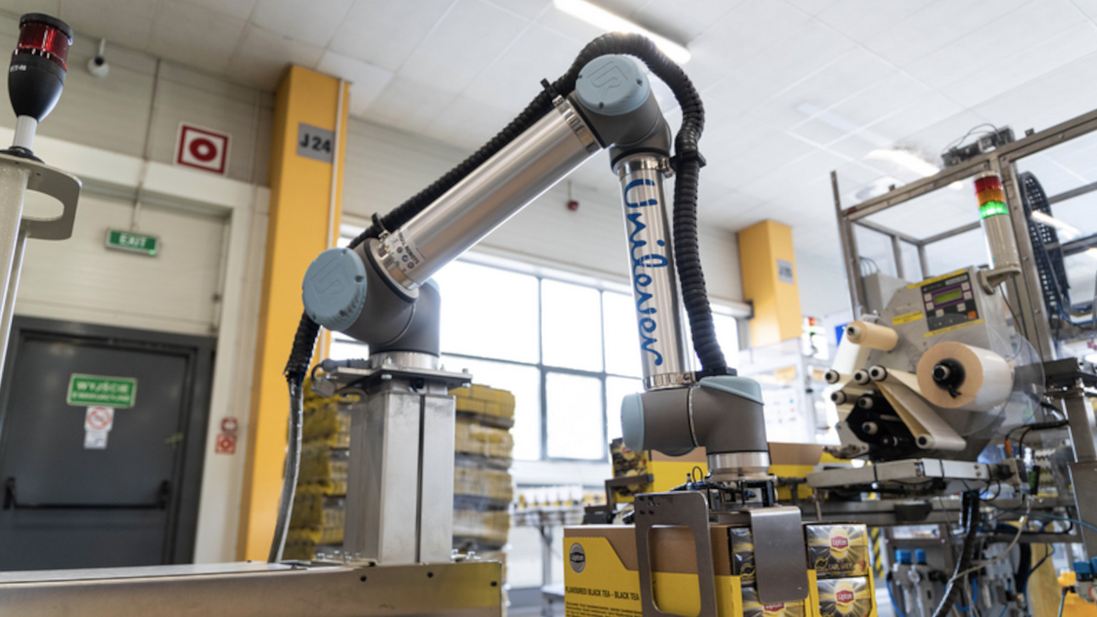 The ultimate guide to palletizing robots