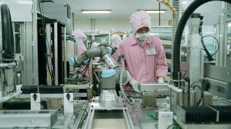 多虧UR3佔用空間小且內建安全功能,JEIN可以在不影響現有產線的情況下導入自動化。