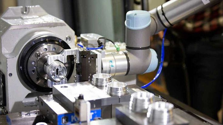 這是一款多重螺紋的醫療裝置元件,必須在CNC車床中進行高精密的三階段處理。Toolcraft生產該零件時即是採用UR5e管理CNC加工週期。