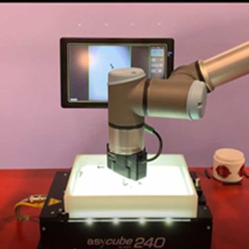 UR+ Partner Numatic Engineering displaying their “pick &amp; place” application, utilizing New Scale Robotics’ electric gripper at ATX West 2019.