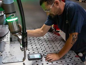 Hirebotics Selects Universal Robots to Power the BotX Welder