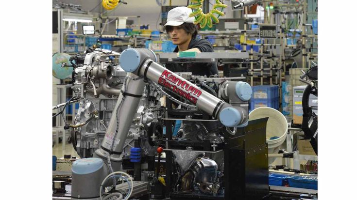 Nissan은 UR10 코봇을 사용하여 패키징, 조립 및 라벨링 작업을 지원합니다.