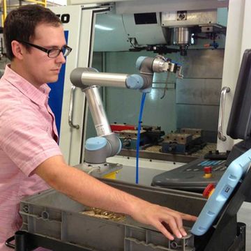 RSS Manufacturing and Phylrich in Southern California uses a UR5 cobot to load and unload parts in a CNC machine. The company had the robot up and running in just 45 minutes.