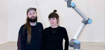 티보 브레벳과 안드레아 안너, 그리고 UR10