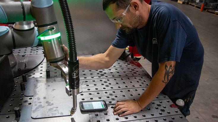 Teach BotX: In less than half an hour, customers can teach the BotX Welder the required welds simply via an intuitive app on any smartphone or tablet