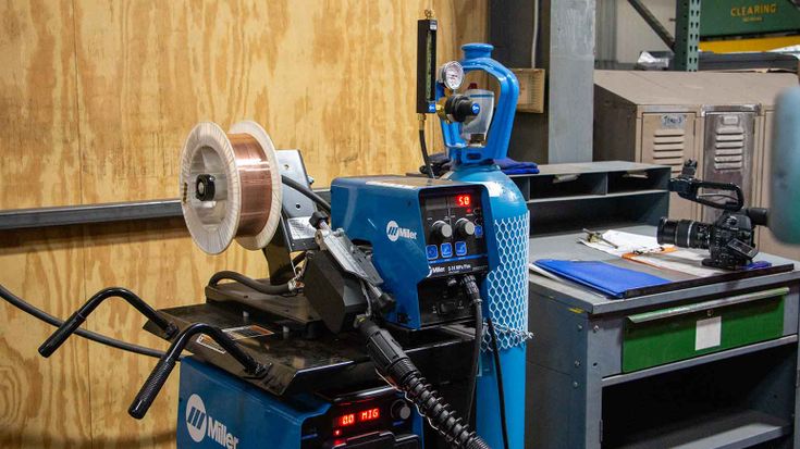 The complete BotX Welder product offering comes with the UR10e cobot arm, cloud connector, welder, wire feeder, MIG welding gun, weld table, and configurable user-input touch buttons.&nbsp;