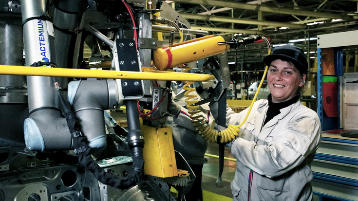 Universal Robots reduces costs at car manufacturer PSA Group