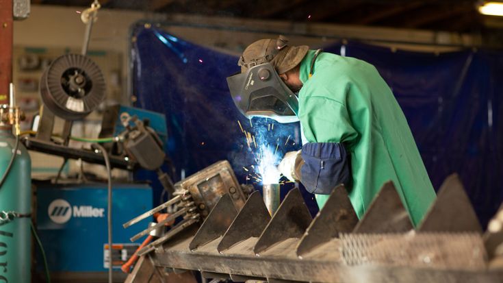 A automação de soldagem oferece benefícios para grandes e pequenos fabricantes: entenda