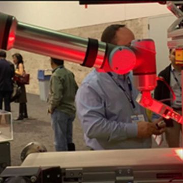  UR+ Partner Cognex teams up with Advanced Control Solutions at ATX West, displaying the Cognex In-Sight 2D Robot Guidance.  