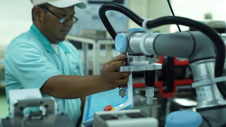 應變力、永續營運與協作型機器人：組裝