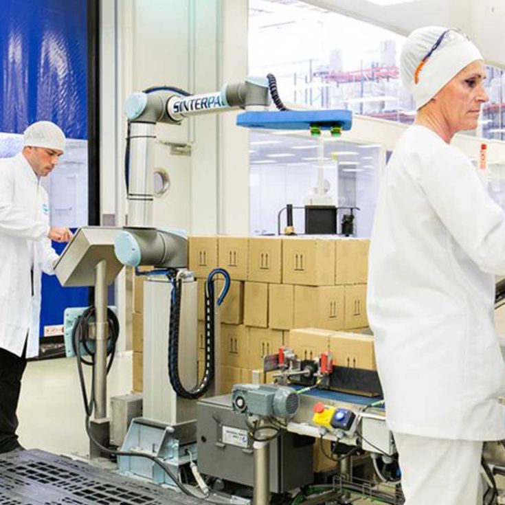 西班牙RNB Cosméticos員工自行完成cobot程式設計任務,無須機器人編程專家從旁協助。