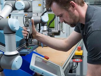 パレタイジングの自動化で業務を効率化