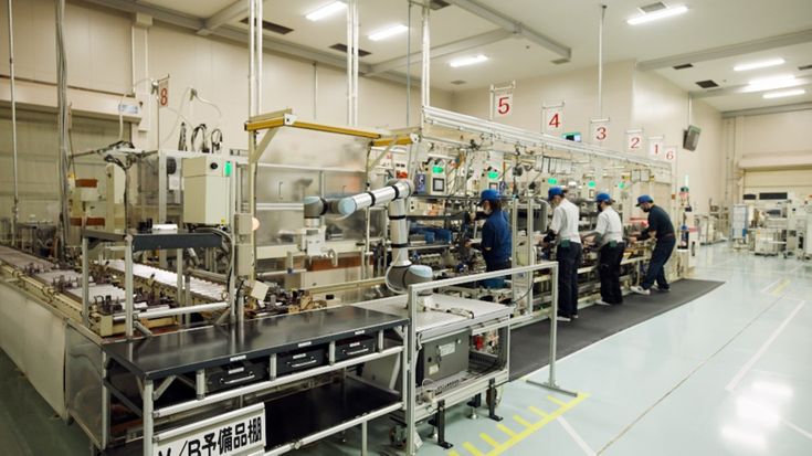 優傲科技機器人於豐田汽車北海道分公司的輸送帶末端作業