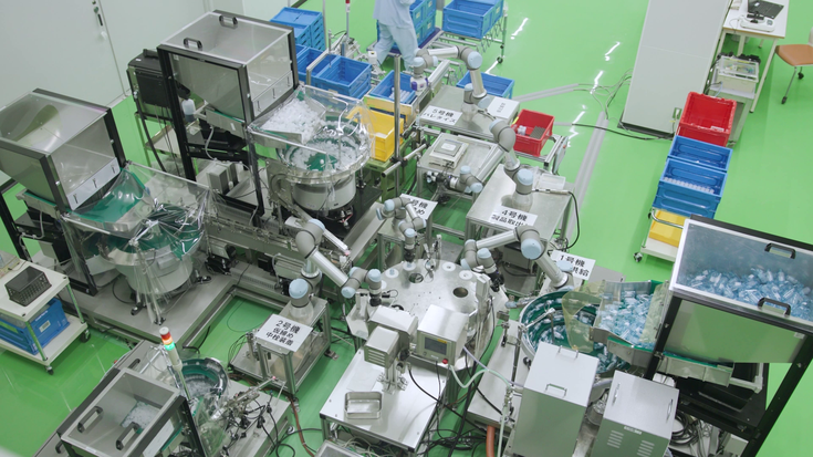 マンダムはURロボットを活用し、一連の工程を自動化