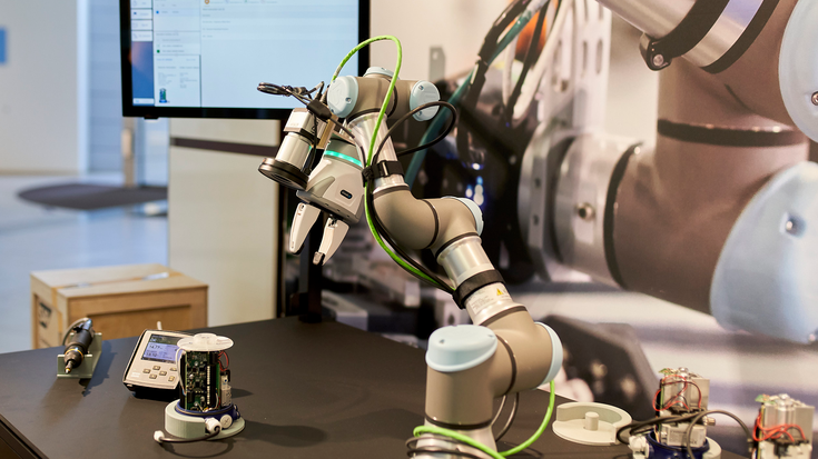 Vernetzte Fabrik: Cobots übermitteln die gewonnen Daten in Echtzeit.