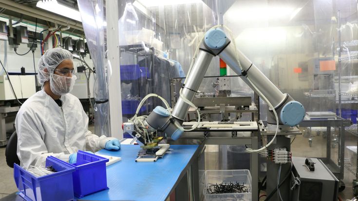 La Robotique Collaborative dans les industries de plastiques et polymères