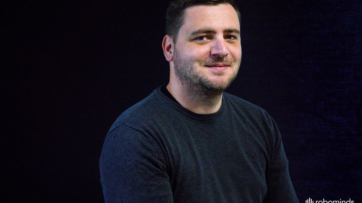Christian Fenk, Chief Sales Officer bei robominds, freut sich über die Partnerschaft beim Projekt SINA.