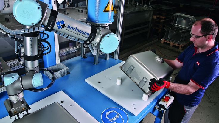 Scopri il contributo dei cobot nell'industria del mobile