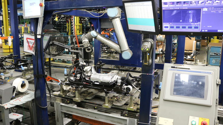 Auch in der Automobilindustrie übernehmen Cobots die automatisierte Qualitätskontrolle.