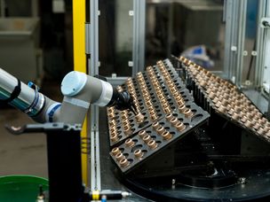 Cobot Machine Tending Delivers Bottom Line Benefits 