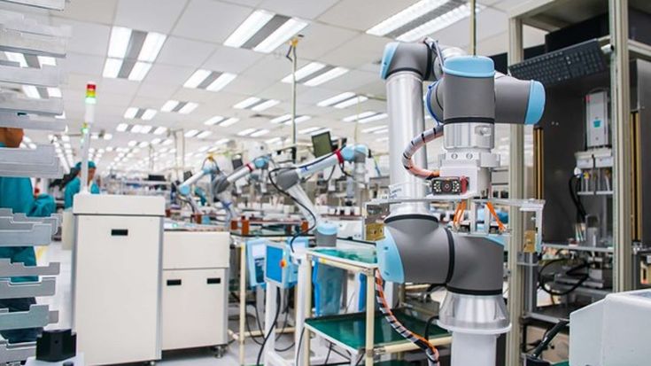 Cobot succesverhalen elektronicaproductie | Universal Robots