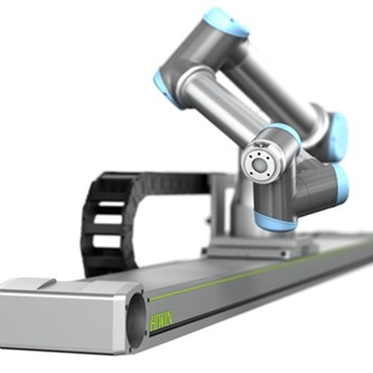 De 7th Axis-kit van HIWIN breidt de werkruimte van je robot eenvoudig en op flexibele wijze uit. De bijgeleverde URCap helpt programmeurs hun cobot langs de as te schuiven via de teach pendant. Verkrijgbaar in Zweden, Noorwegen, West-Europa, Frankrijk, Italië, Portugal, Spanje, Bulgarije, Kroatië, Tsjechië, Hongarije, Polen, Roemenië, Slowakije en Slovenië.