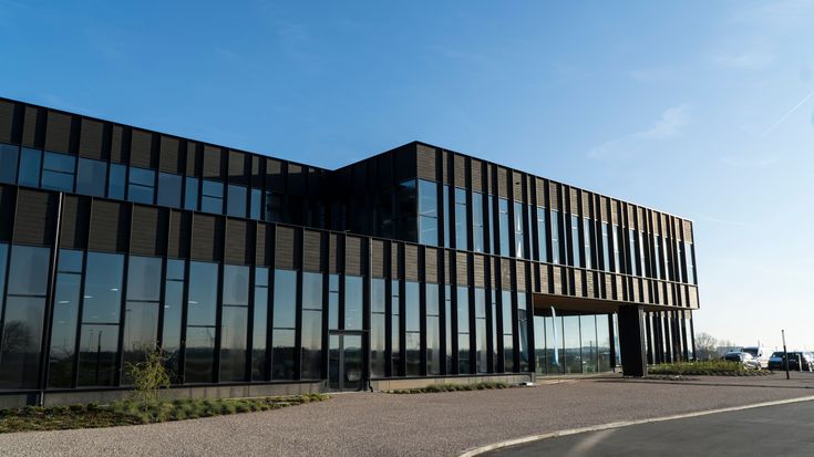Universal Robots and MiR HQ