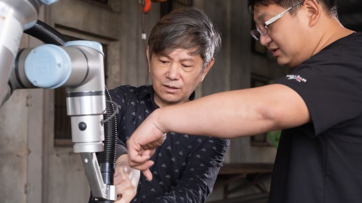 優傲科技協作機器人簡單好上手，即便無機器人背景，也能在三周學會獨立操作。