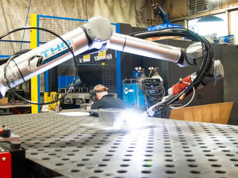 Soldadura automatizada con cobots: cómo reducir costos, aumentar la productividad y resolver la falta de mano de obra