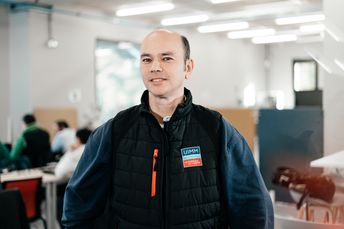 Les principaux avantages des robots Universal Robots sont la facilité de mise en œuvre, les outils pédagogiques qui sont fournis et l’aspect collaboratif du robot