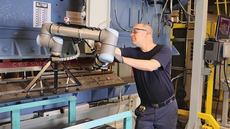 Sicurezza nell asservimento delle macchine con i cobot