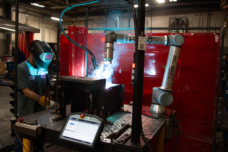 ¿CÓMO LOS COBOTS ESTÁN CAMBIANDO EL ANTIGUO ARTE DE LA SOLDADURA?