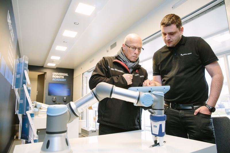 Startschuss:  Universal Robots Roadshow für KMUs