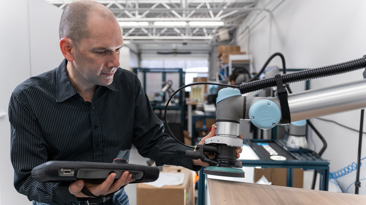 3个工业机器人为家具行业未来发展带来的优势