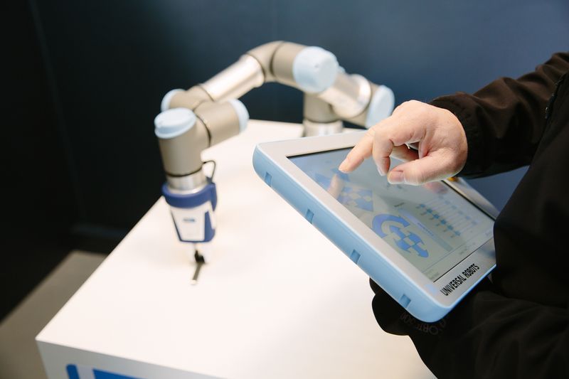 Startschuss:  Universal Robots Roadshow für KMUs