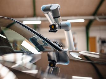 La robotica collaborativa di Universal Robots arriva in Emilia