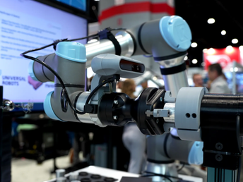 Automação preparada para IA: Como a Universal Robots constroi soluções seguras para os clientes