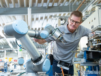 Dalla fabbrica alla logistica: tutte le applicazioni dei cobot nei diversi settori industriali