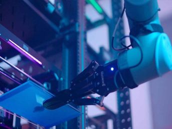 Moldes de inyección de plástico por cobots