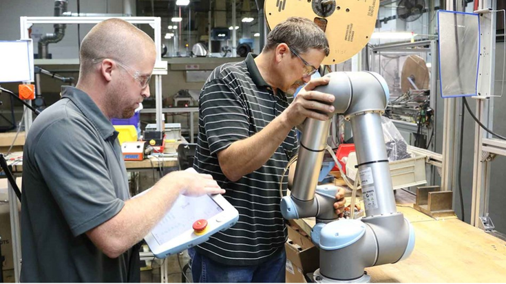 Scopri perchè i cobot sono adatti ad una piccola media impresa