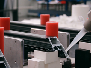 The cobot applies the glue with high precision