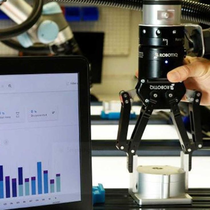 O Insights da Robotiq envia relatórios diários para que você fique por dentro do desempenho e performance do seu cobot.