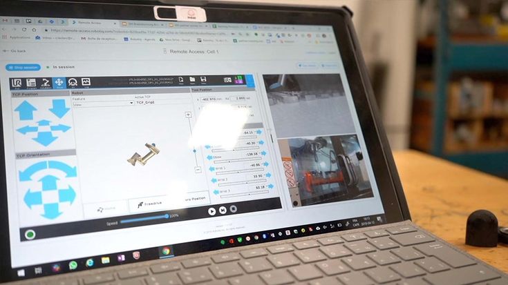 Een van de vele UR+ gecertificeerde oplossingen voor toegang op afstand, is Robotiq Insights. Zij bieden real-time data aan om te monitoren, problemen op te sporen en de productie te verbeteren. Dit geeft fabrikanten de kans om de UR-cobot volledig op afstand te bedienen.