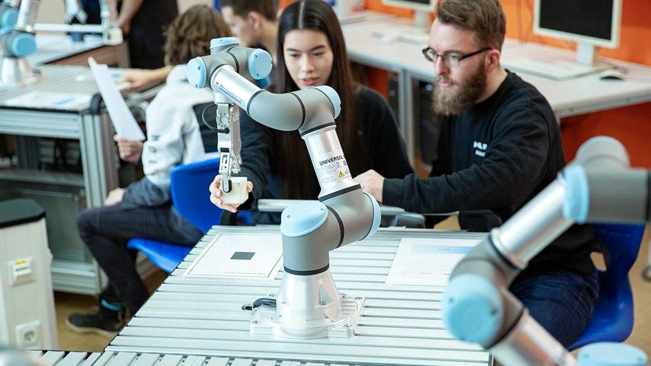 Supporting Ramtec in America as the most comprehensive robotics training facility.