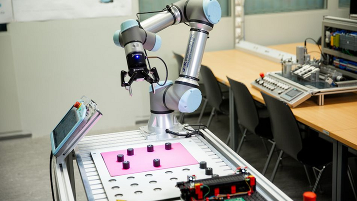 Robot cộng tác UR3e đạt được sự chính xác hơn con người