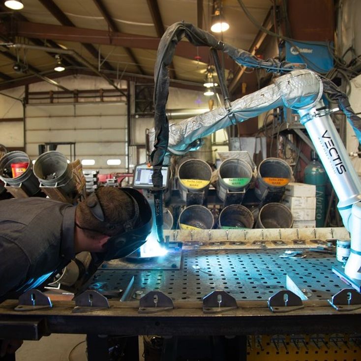 https://a.storyblok.com/f/169662/950x633/a78c796761/an-introduction-to-robotic-welding-image-1.jpg